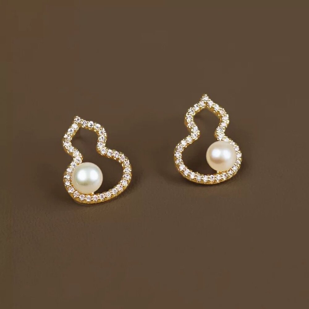 🌹New🌹 Gorgeous Rhinestone Wulu Shape Pearl Earrings